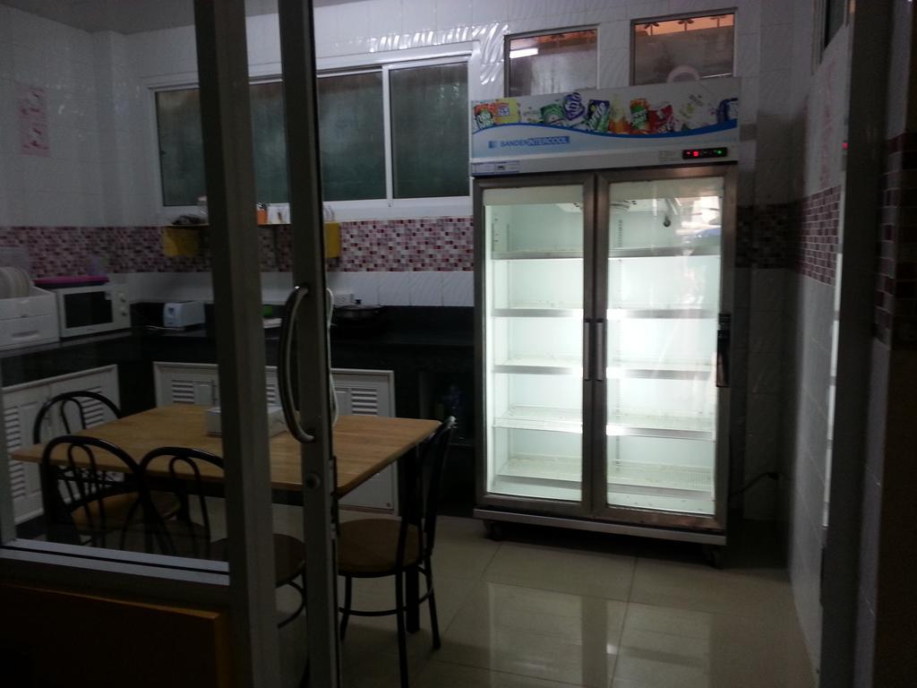 Dreams Guesthouse & Hostel Patong Exterior foto