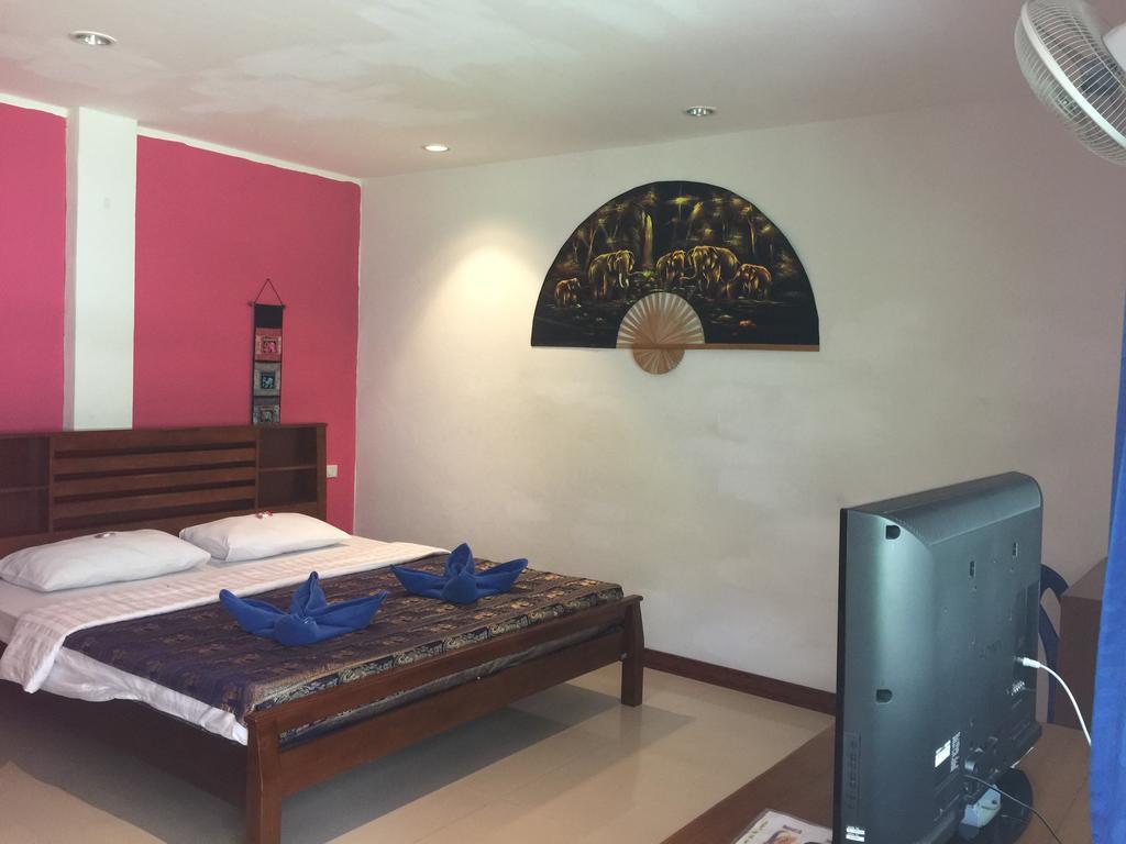 Dreams Guesthouse & Hostel Patong Exterior foto