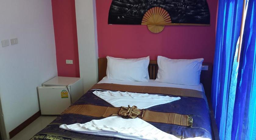Dreams Guesthouse & Hostel Patong Exterior foto