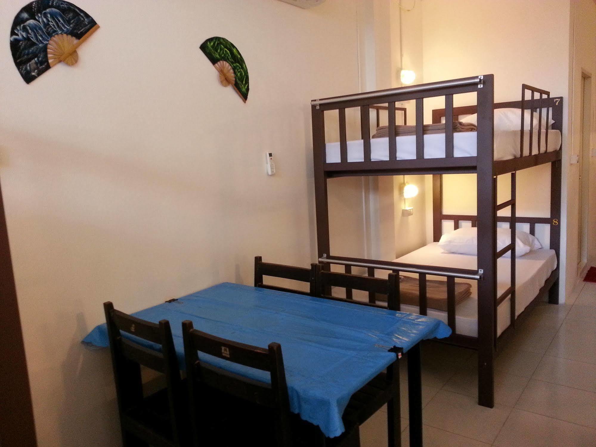 Dreams Guesthouse & Hostel Patong Exterior foto
